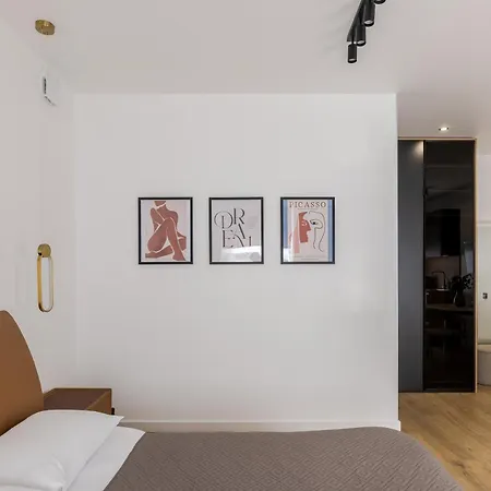 Inshiapartments In Plazma Mall